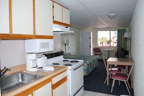 Northside standard king with kitchen motel room kitchen view